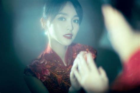 Tiffany Tang'ın Melek Kanatları Konseri: Çin'in İkonik Oyuncusunun Müzik Dünyasına Büyük Adımı!