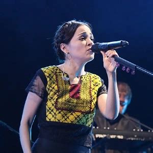  Natalia Lafourcade Konseri: İkonik Şarkıcı İstanbul'u Şaşırtıyor!